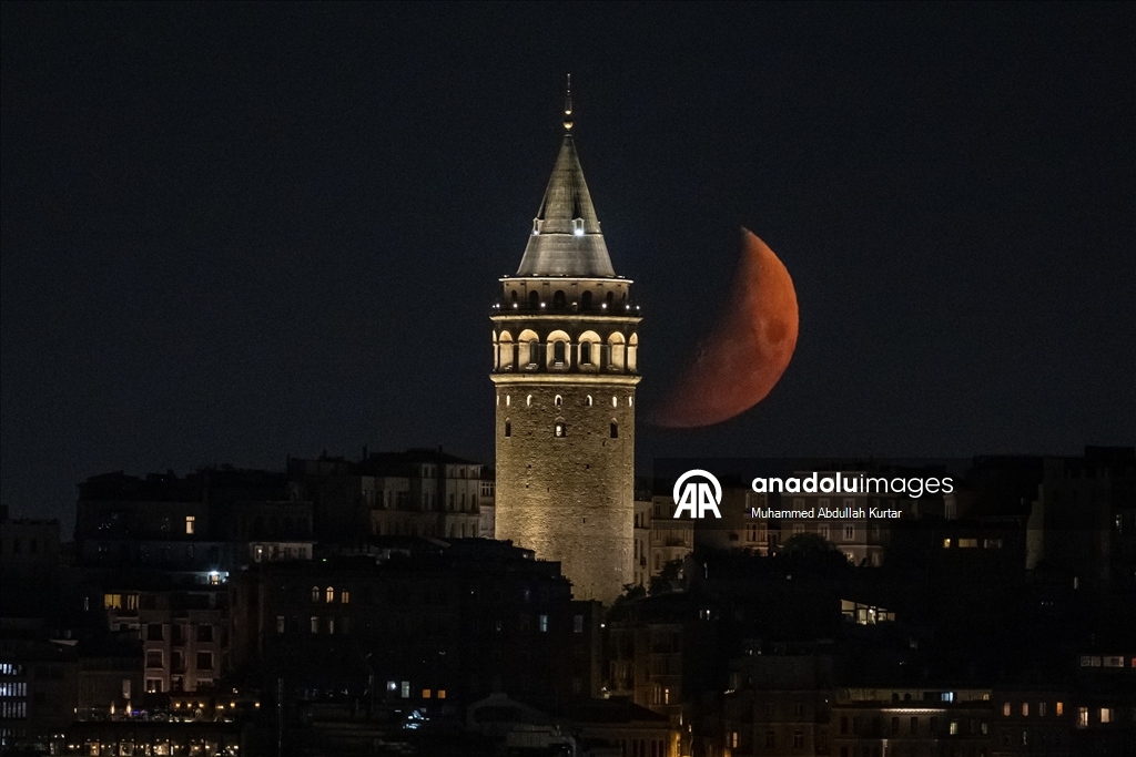 İstanbul'da yarım ay