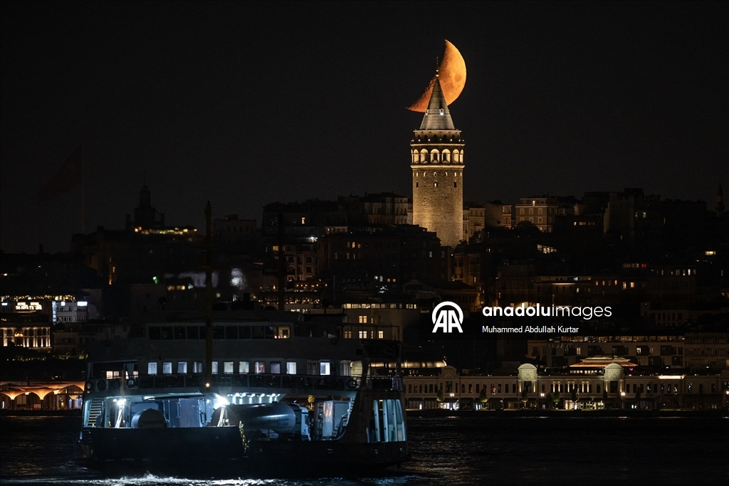 İstanbul'da yarım ay