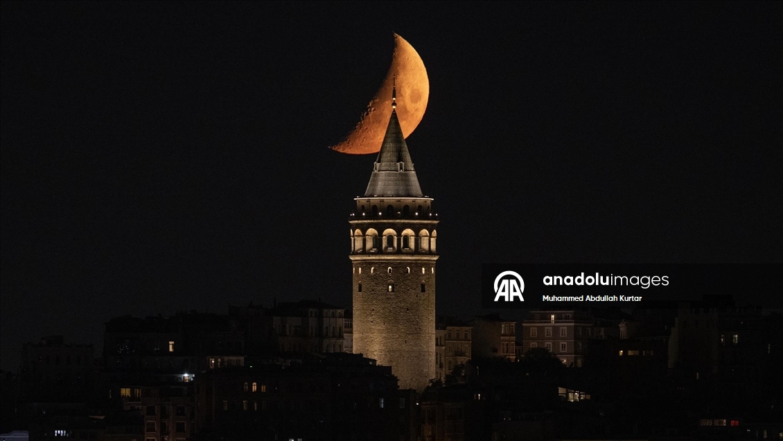 İstanbul'da yarım ay