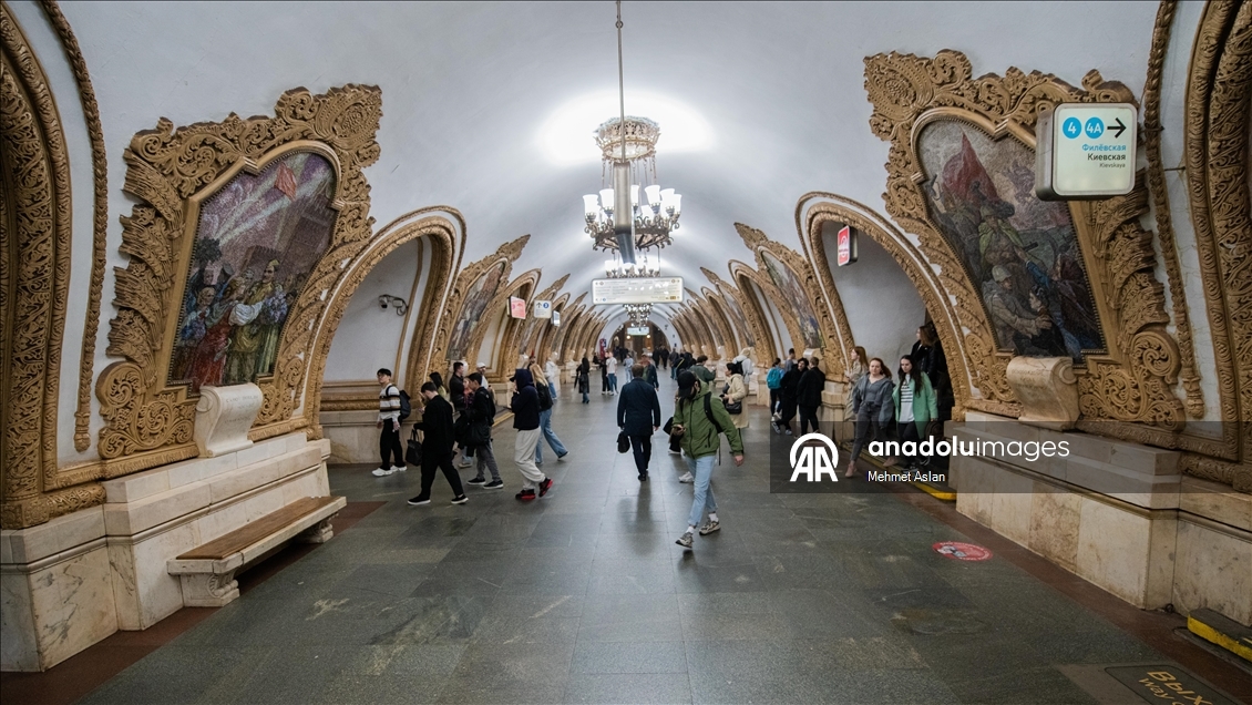 Yer altındaki sanat merkezi: Moskova Metrosu
