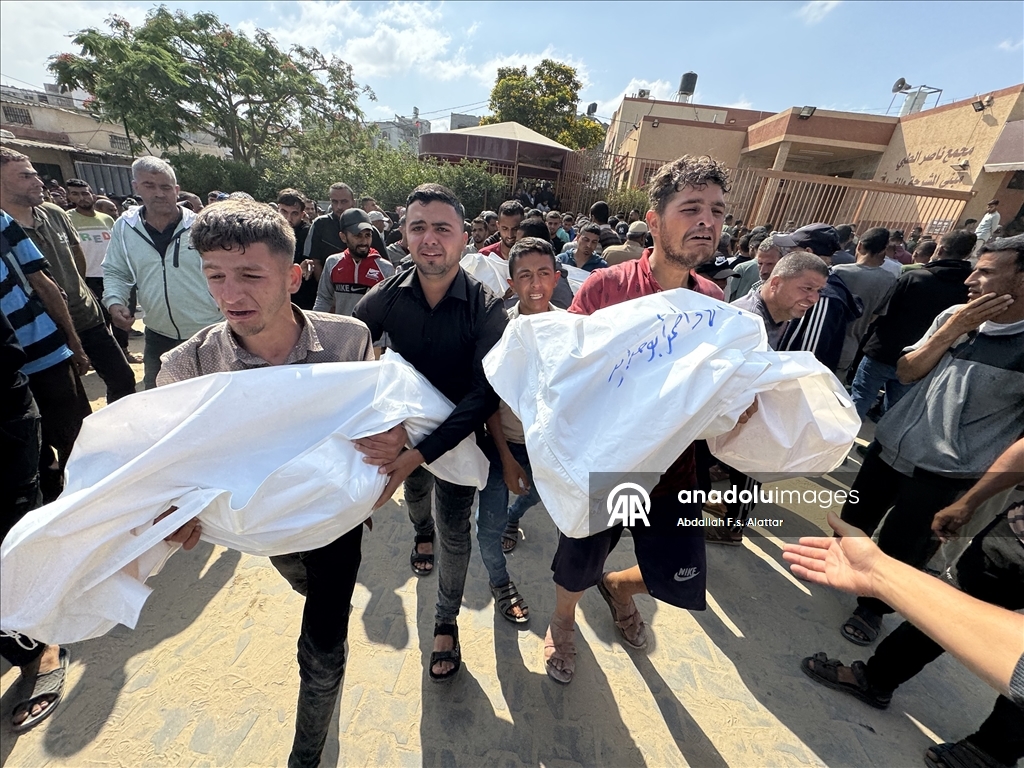 İsrail ordusu Han Yunus'ta yerinden edilen Filistinlilerin kaldığı çadıra saldırdı