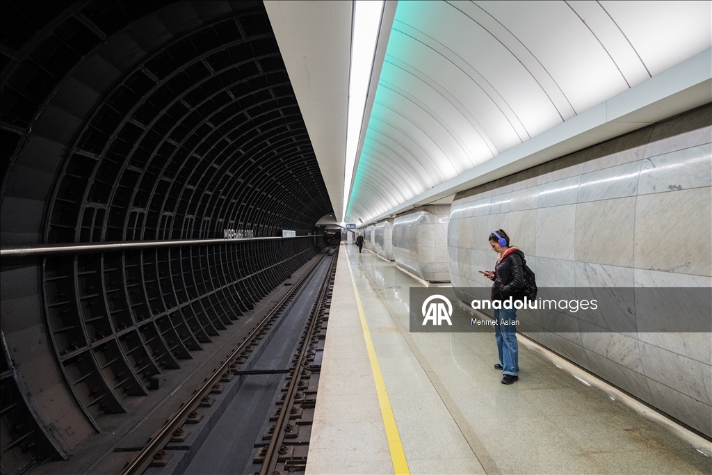 Yer altındaki sanat merkezi: Moskova Metrosu