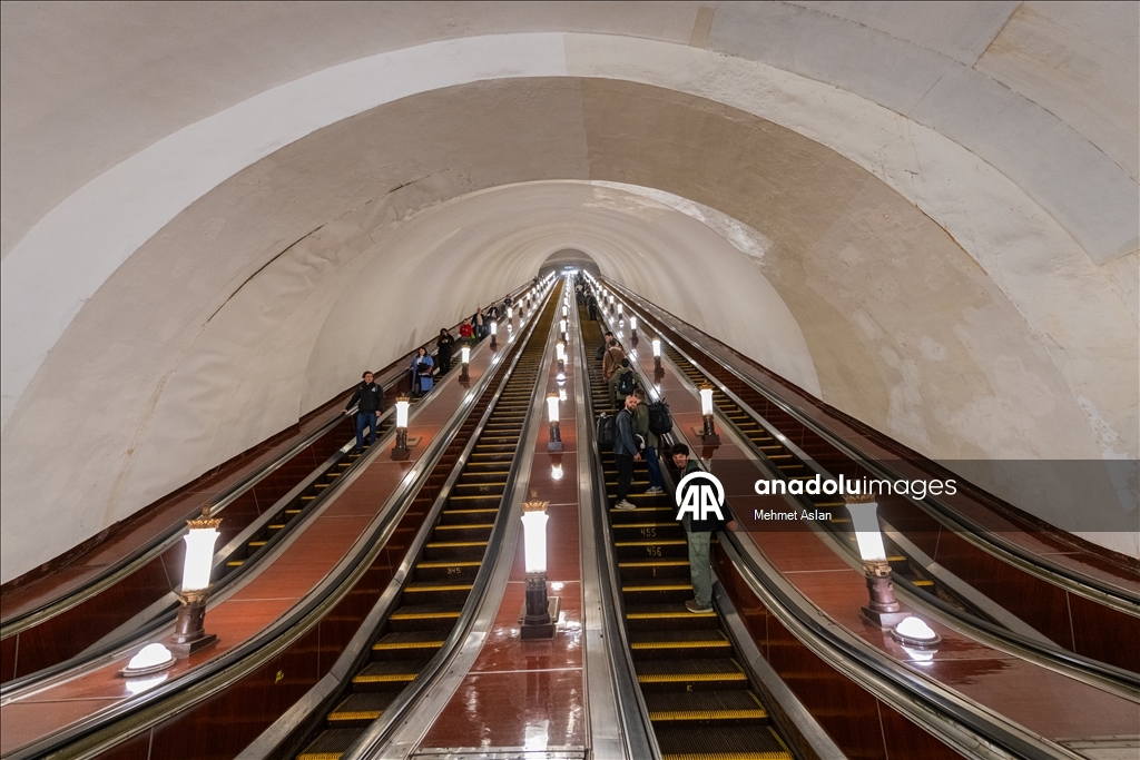Yer altındaki sanat merkezi: Moskova Metrosu