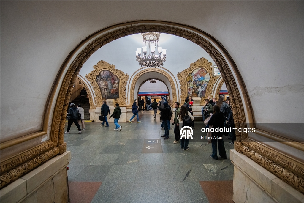 Yer altındaki sanat merkezi: Moskova Metrosu