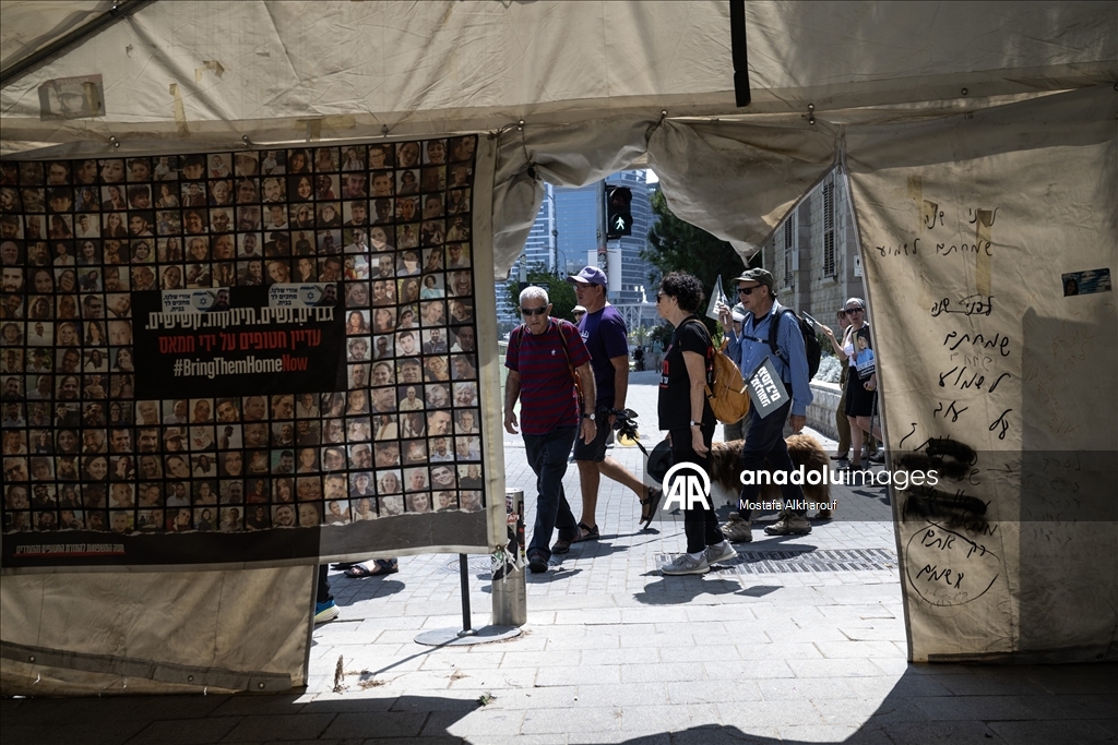 İsrail'de aktivistler, Gazze'ye saldırıların durması için yürüyüş başlattı