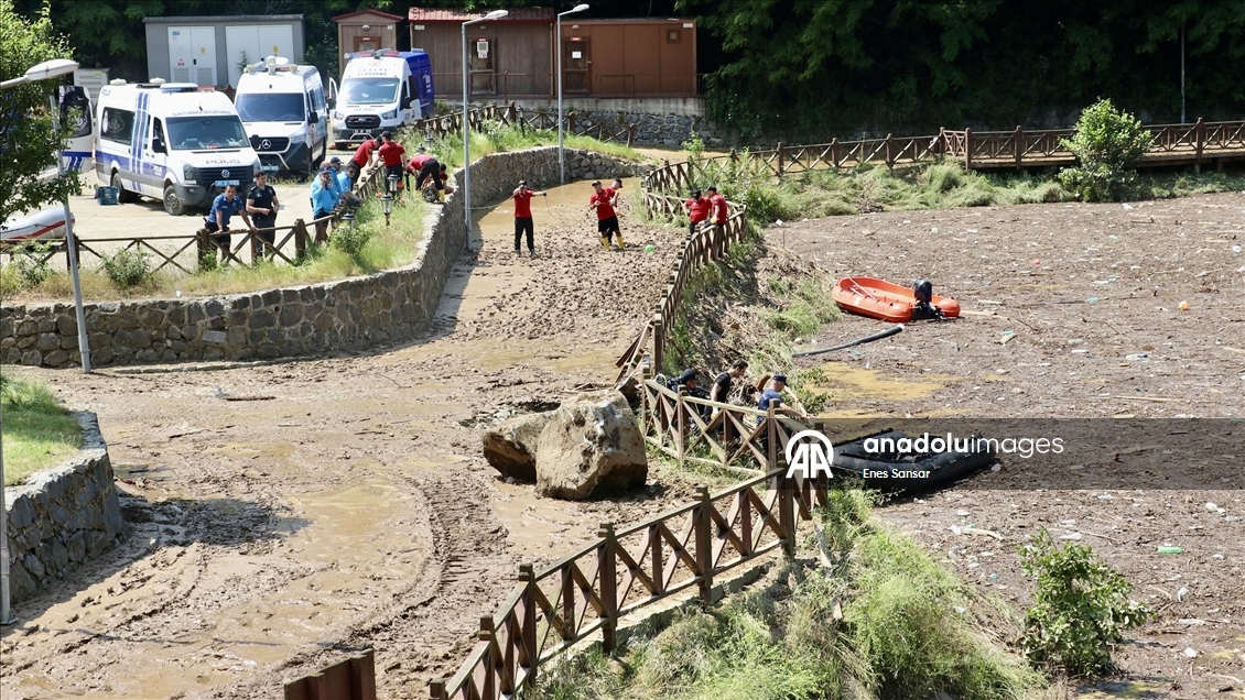Trabzon'da yağışın ardından temizlik çalışmaları devam ediyor