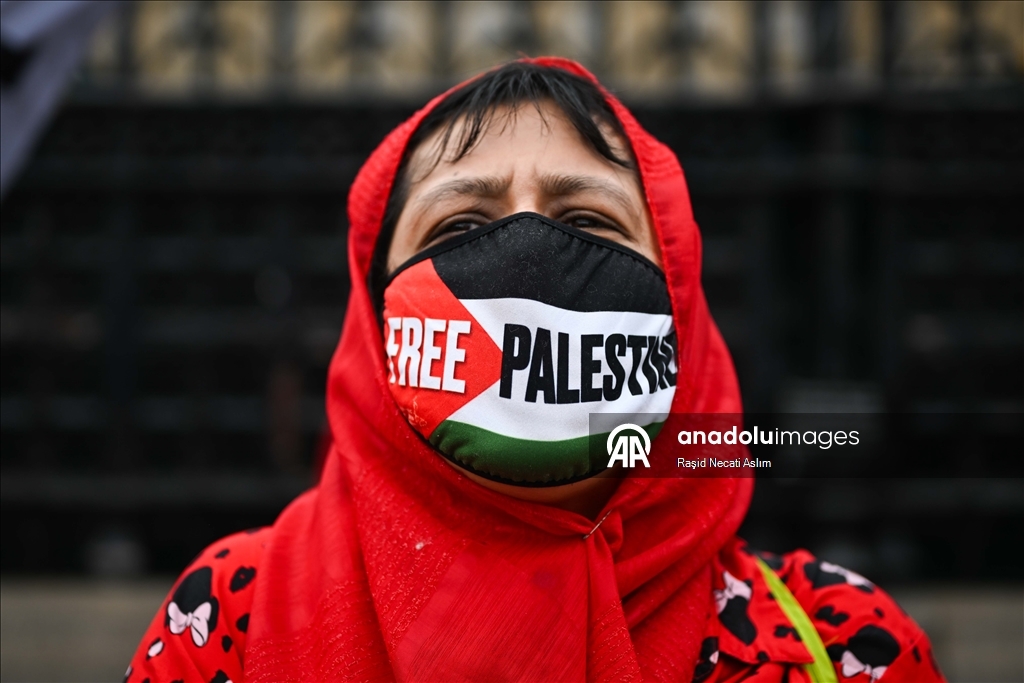 Protesters surround UK Parliament with symbolic ‘Red Wall’ for Gaza