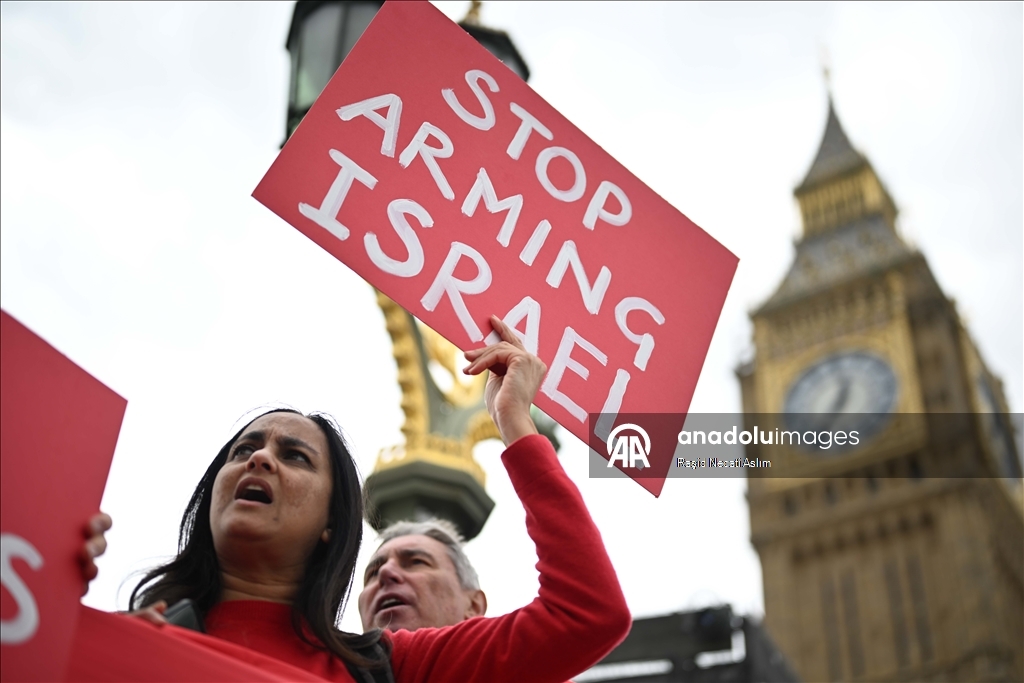 Protesters surround UK Parliament with symbolic ‘Red Wall’ for Gaza