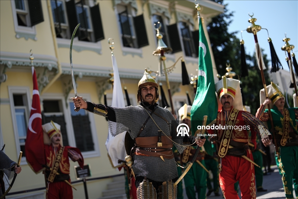 Yıldız Sarayı'nda Mehteran Birliği gösterisi düzenlendi