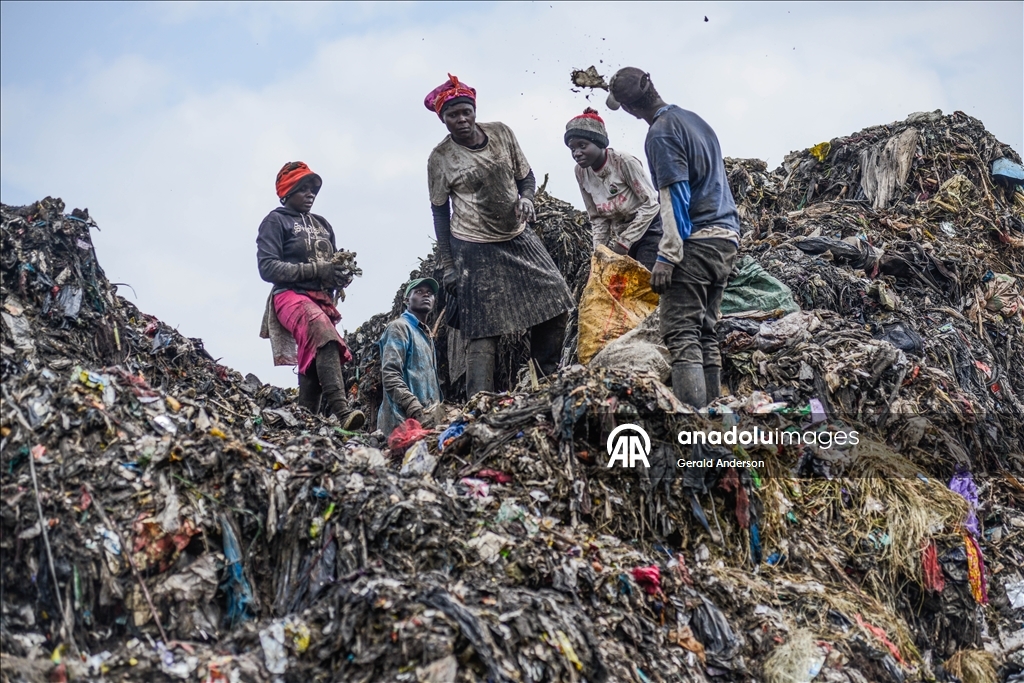 Kenya'daki Dandora çöp sahasında yaşam mücadelesi