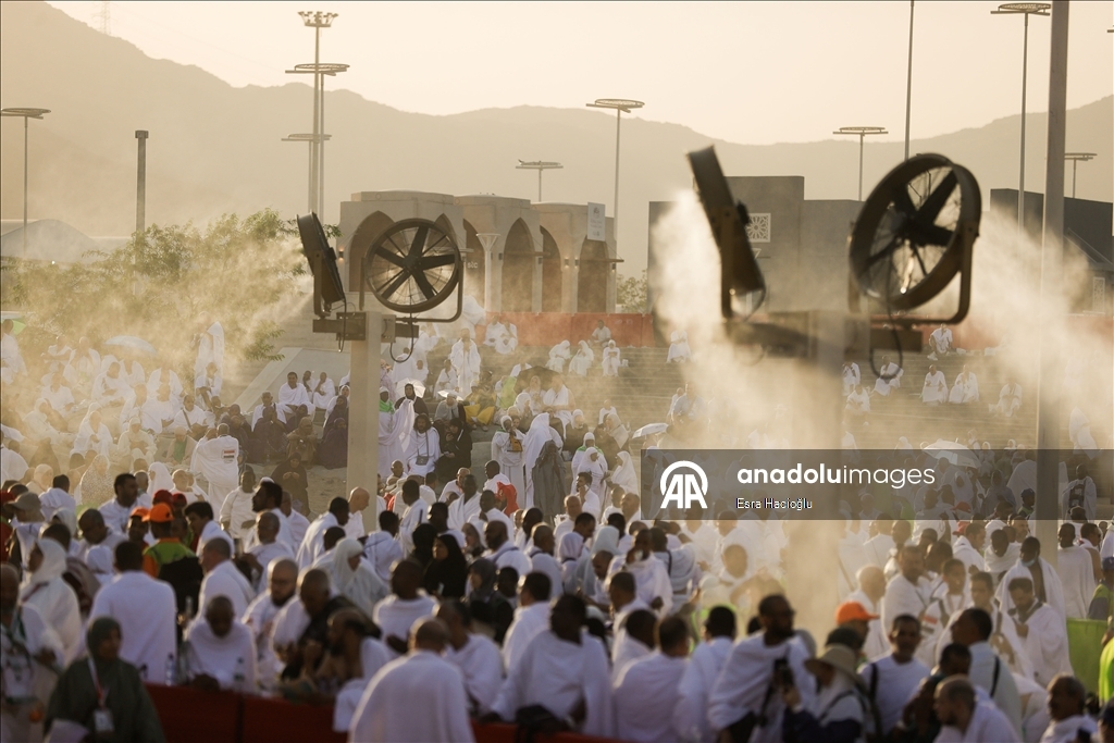 Prospective Muslim pilgrims at Arafat in Mecca