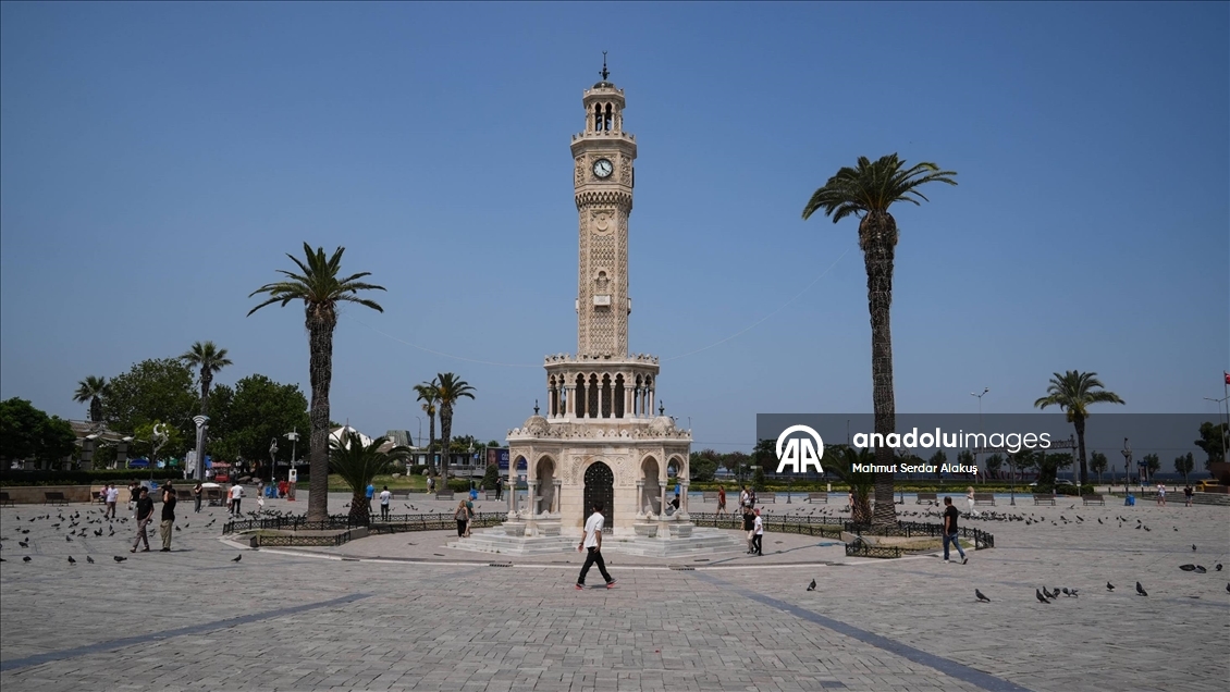 İzmir'de kent merkezinde bayram sessizliği hakim