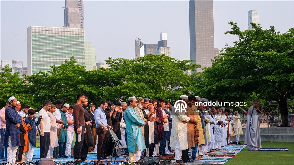 ABD'de Müslümanlar bayram namazı kıldı