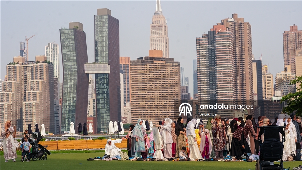 ABD'de Müslümanlar bayram namazı kıldı
