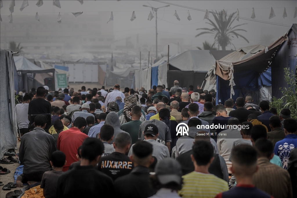 صلاة عيد الأضحى في غزة وسط الخيام