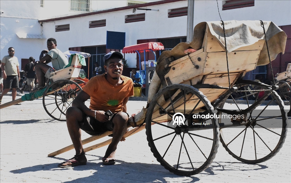 Madagaskar'ın kıyı kenti Mahajanga'da günlük yaşam