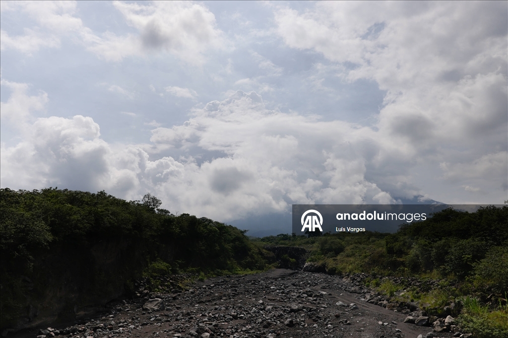 Guatemala’daki Fuego Yanardağı patladı, yüzlerce kişi tahliye edildi