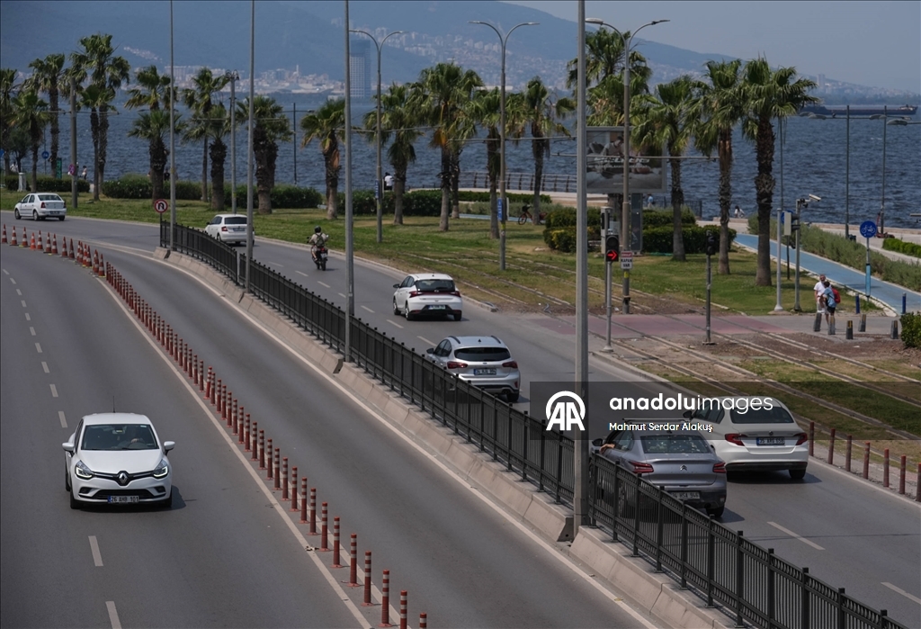 İzmir'de kent merkezinde bayram sessizliği hakim