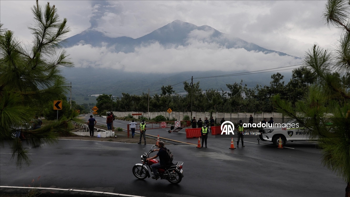 Guatemala’daki Fuego Yanardağı patladı, yüzlerce kişi tahliye edildi