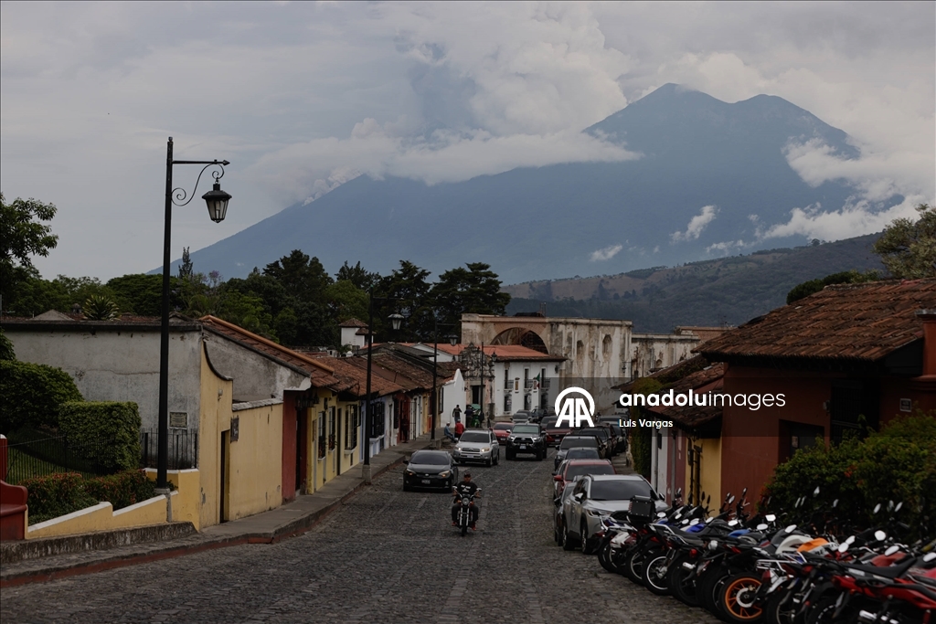 Guatemala’daki Fuego Yanardağı patladı, yüzlerce kişi tahliye edildi