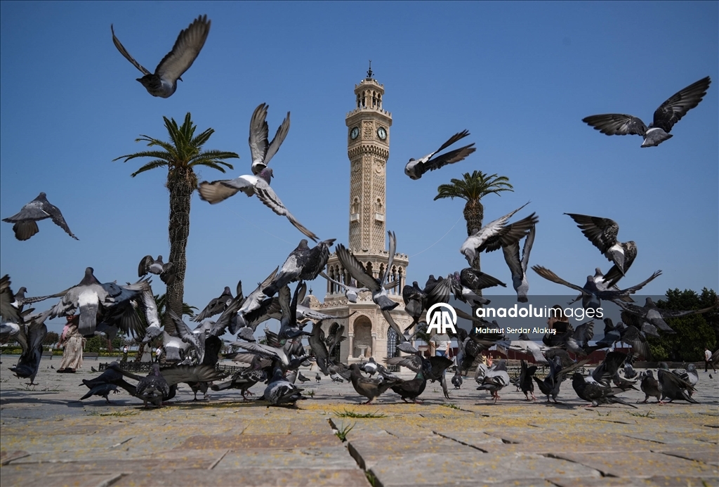İzmir'de kent merkezinde bayram sessizliği hakim