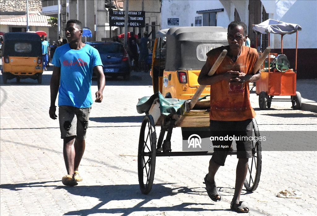 Madagaskar'ın kıyı kenti Mahajanga'da günlük yaşam