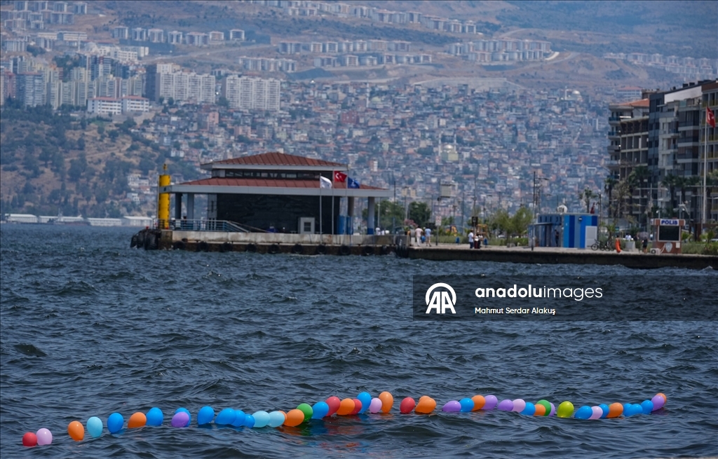 İzmir'de kent merkezinde bayram sessizliği hakim