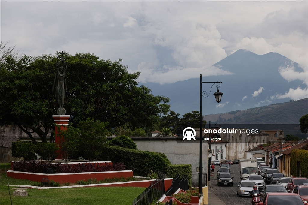 Guatemala’daki Fuego Yanardağı patladı, yüzlerce kişi tahliye edildi
