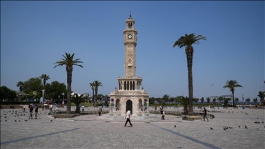 İzmir'de kent merkezinde bayram sessizliği hakim