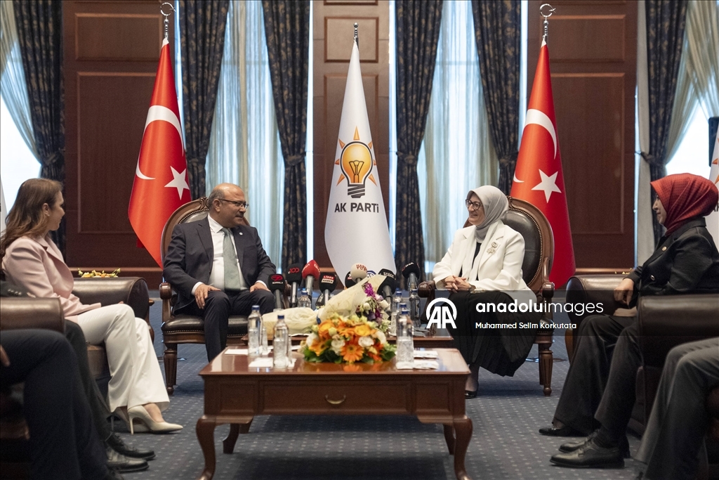 AK Parti Genel Merkezi'nde siyasi partiler arası bayramlaşma
