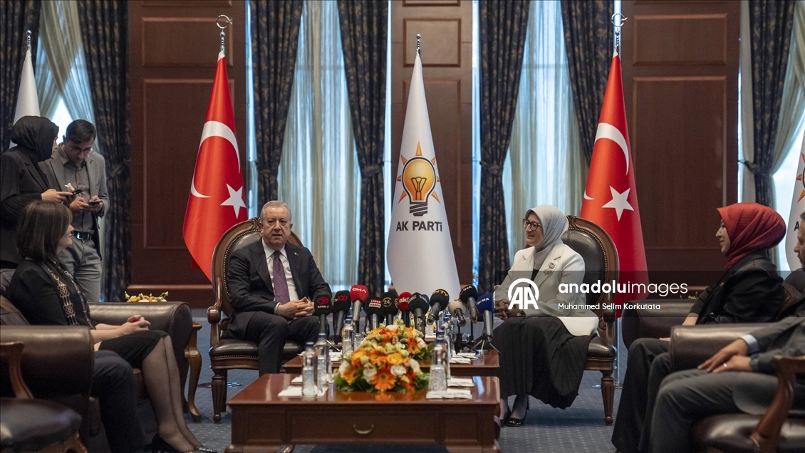 AK Parti Genel Merkezi'nde siyasi partiler arası bayramlaşma