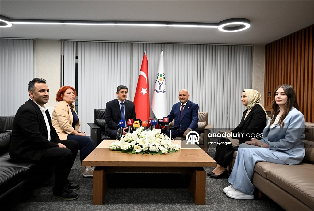 DEM Parti Genel Merkezi'nde siyasi partiler arası bayramlaşma