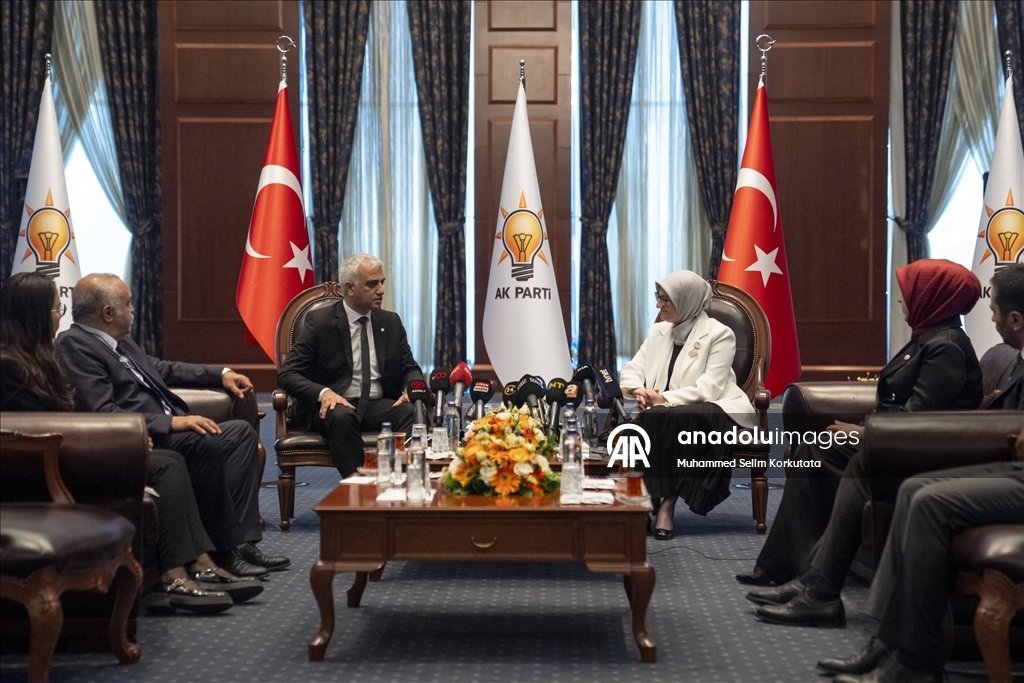 AK Parti Genel Merkezi'nde siyasi partiler arası bayramlaşma