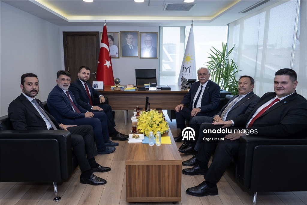 İYİ Parti Genel Merkezi'nde siyasi partiler arası bayramlaşma