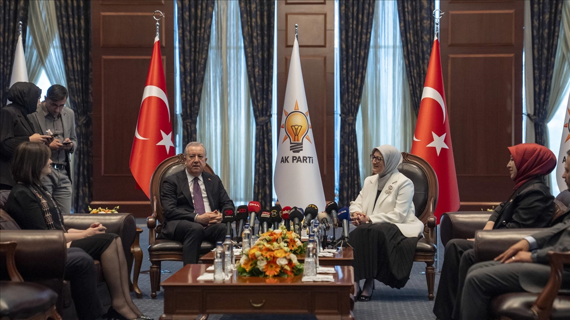 Siyasi partiler arasında bayramlaşma ziyaretleri