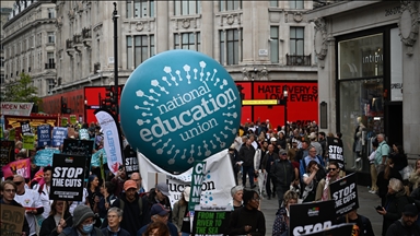 Londra’da Kemer Sıkma Protestosu