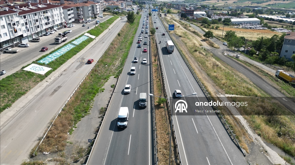 Tekirdağ-İstanbul yolunda bayram tatilinden dönüş yoğunluğu başladı