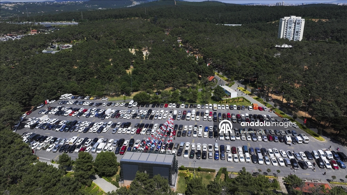 İstanbul'da bayramın üçüncü gününde vatandaşlar sahil ve parklara akın etti