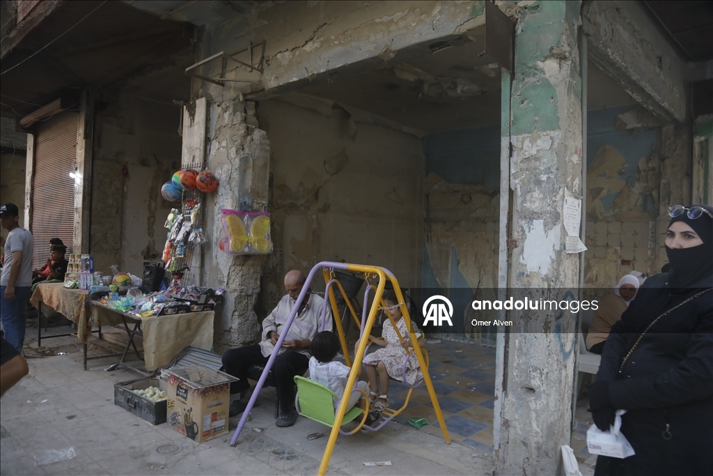 Suriye'nin başkenti Şam'da Filistinlilerin yaşadığı Yarmuk Kampı'nda Kurban Bayramı