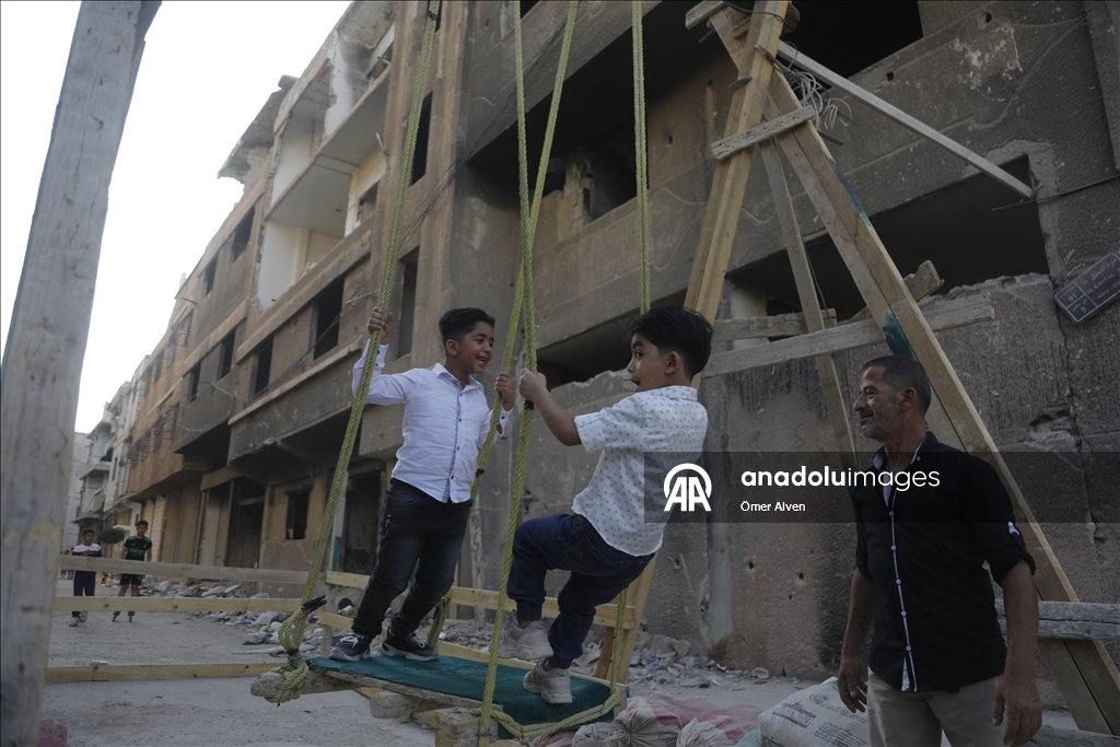 Suriye'nin başkenti Şam'da Filistinlilerin yaşadığı Yarmuk Kampı'nda Kurban Bayramı