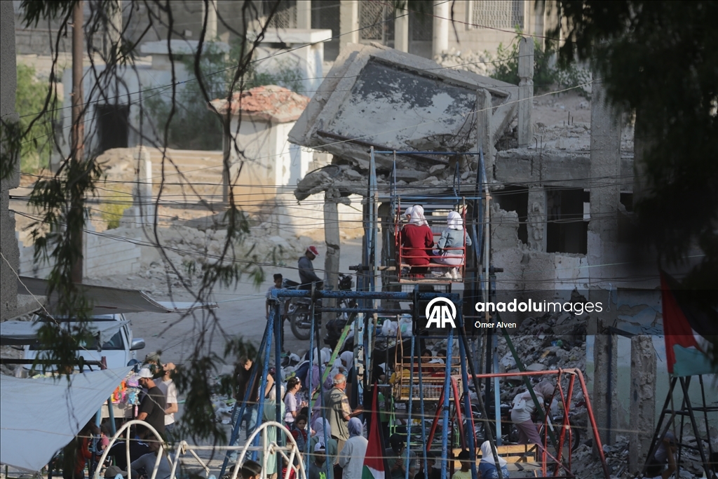 Suriye'nin başkenti Şam'da Filistinlilerin yaşadığı Yarmuk Kampı'nda Kurban Bayramı