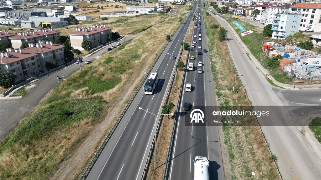 Tekirdağ-İstanbul yolunda bayram tatilinden dönüş yoğunluğu başladı