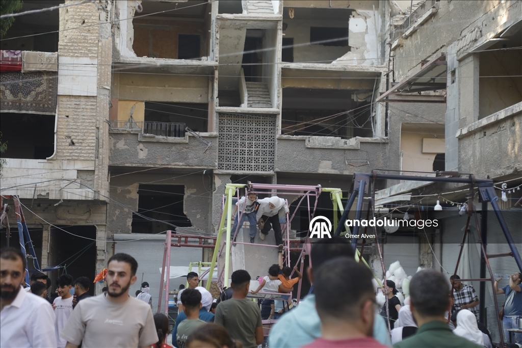 Suriye'nin başkenti Şam'da Filistinlilerin yaşadığı Yarmuk Kampı'nda Kurban Bayramı