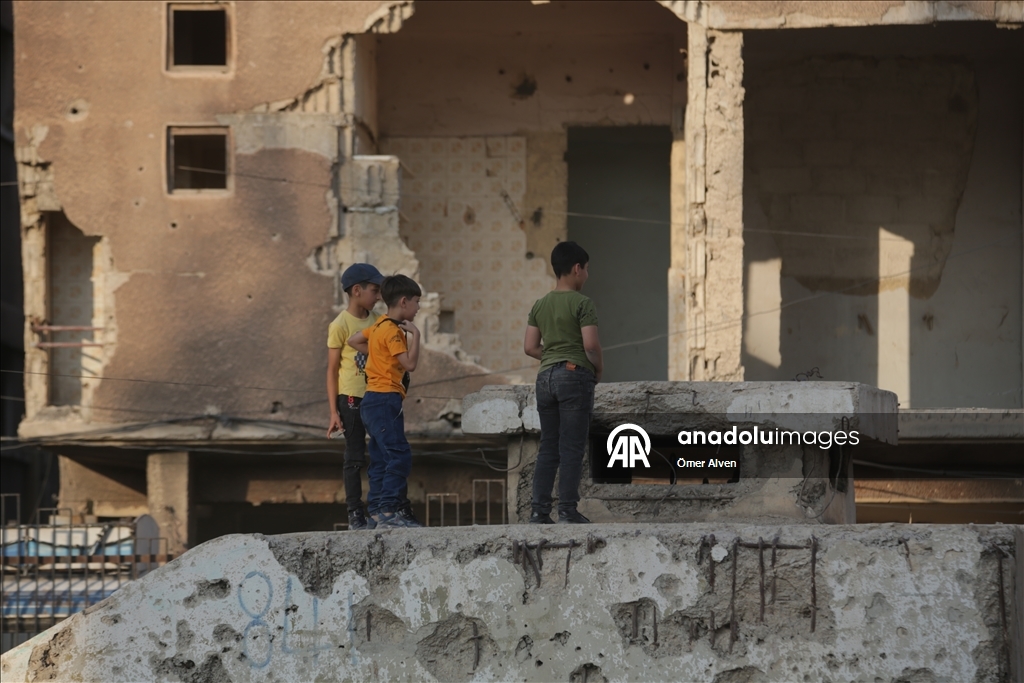 Suriye'nin başkenti Şam'da Filistinlilerin yaşadığı Yarmuk Kampı'nda Kurban Bayramı