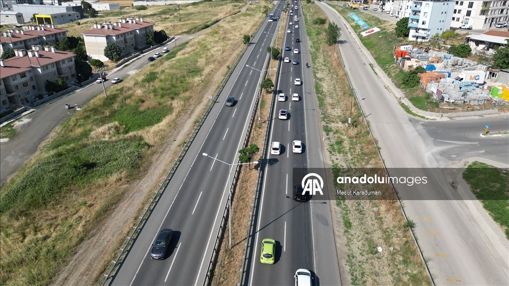 Tekirdağ-İstanbul yolunda bayram tatilinden dönüş yoğunluğu başladı