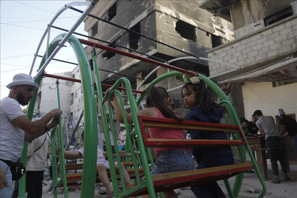 Suriye'nin başkenti Şam'da Filistinlilerin yaşadığı Yarmuk Kampı'nda Kurban Bayramı