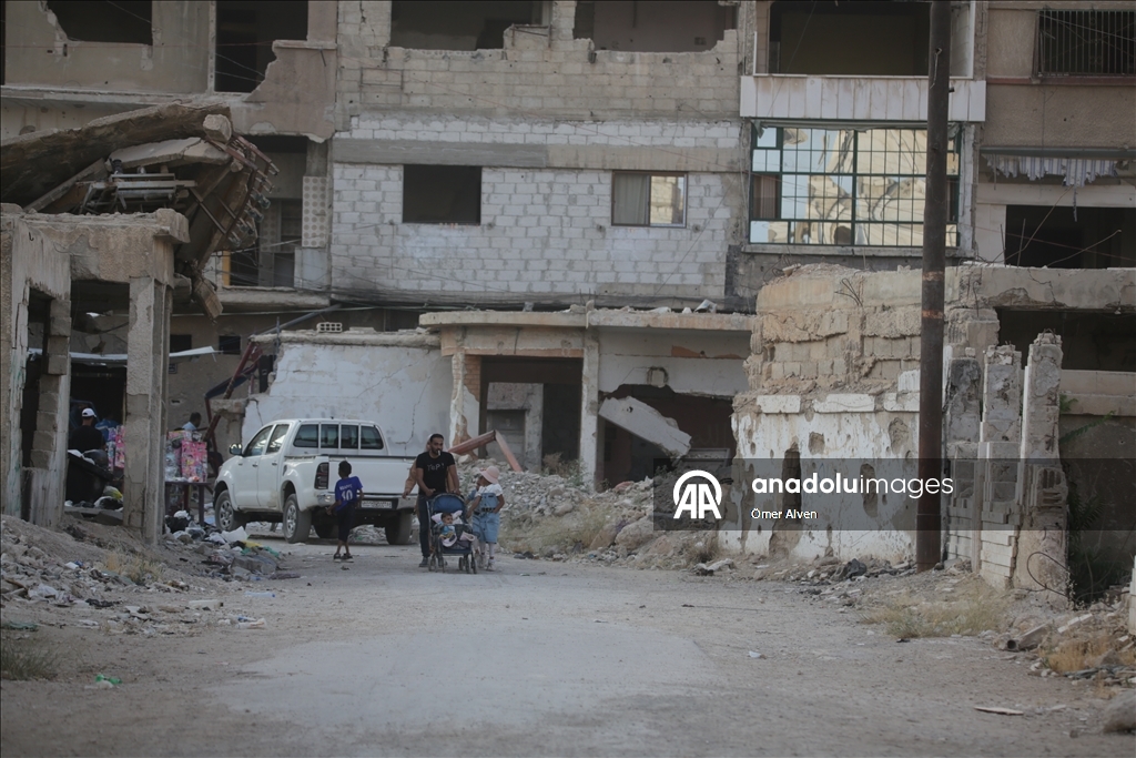 Suriye'nin başkenti Şam'da Filistinlilerin yaşadığı Yarmuk Kampı'nda Kurban Bayramı
