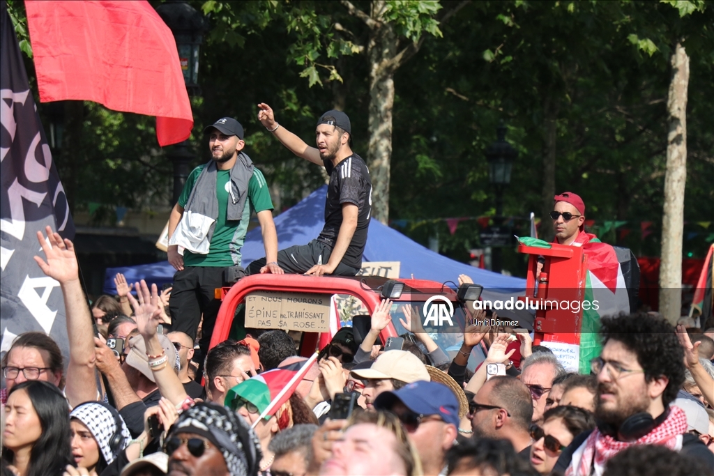 Protest in Paris against Israel's seizure on the “Madleen” ship carrying aid to Gaza