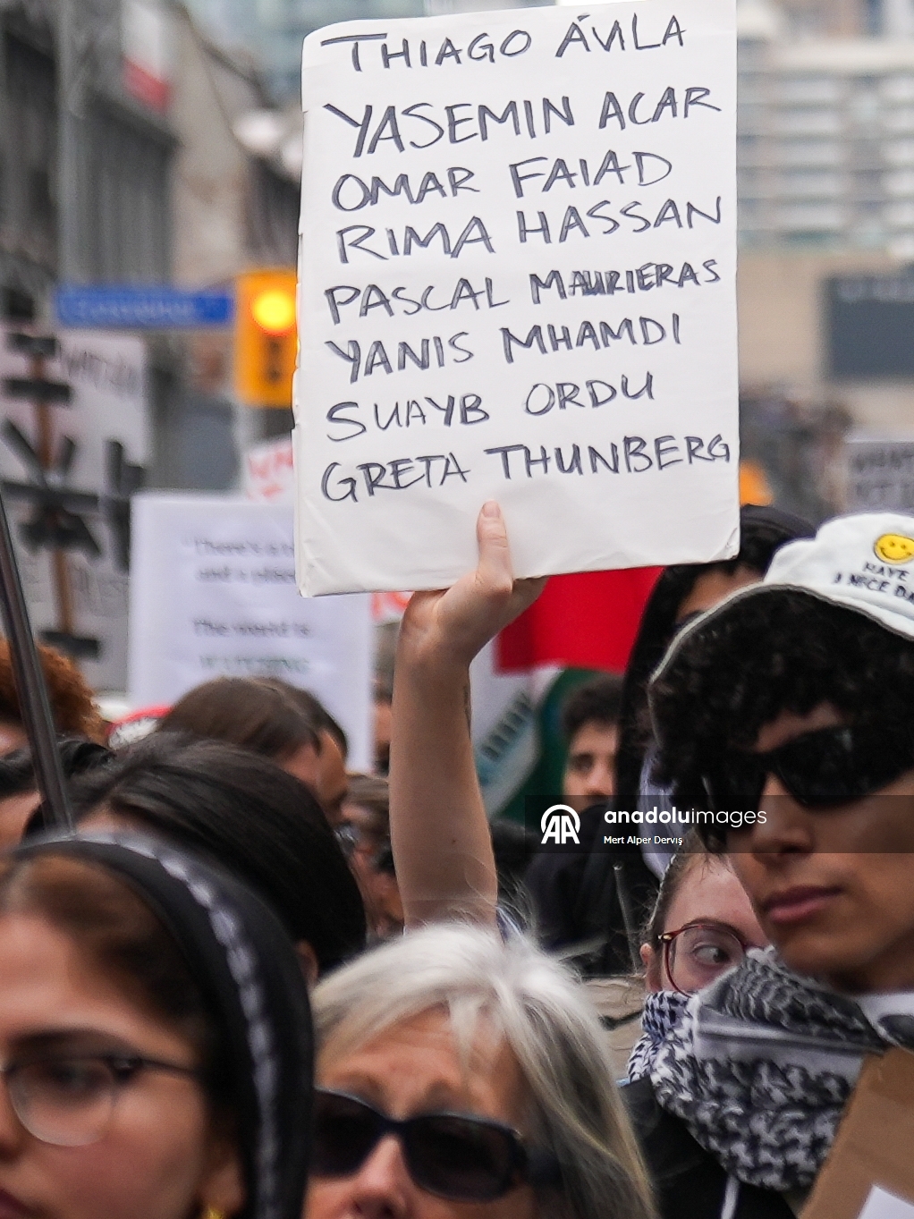Протест в Торонто из-за атаки Израиля на судно «Madleen», перевозившее гумпомощь в Газу