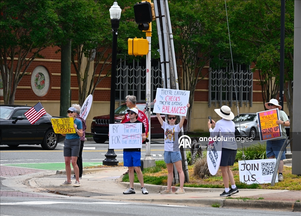 В Шарлотте прошла акция против администрации Трампа